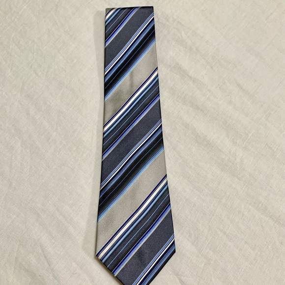 Geoffrey Beene Silk Tie - Picture 3 of 4